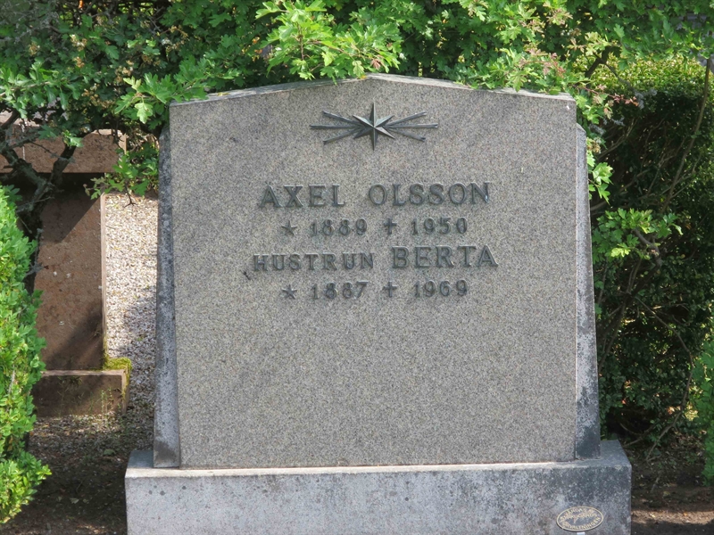Grave number: HÖB 37    28