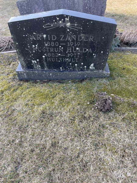 Grave number: 50 F    66-67