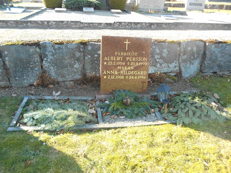 Grave number: NÅ G7    13, 14