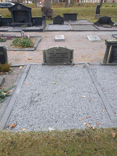 Grave number: VK C   371, 372