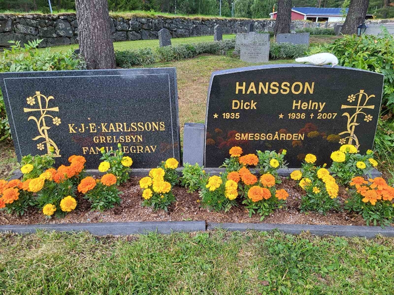 Grave number: 001 1     3