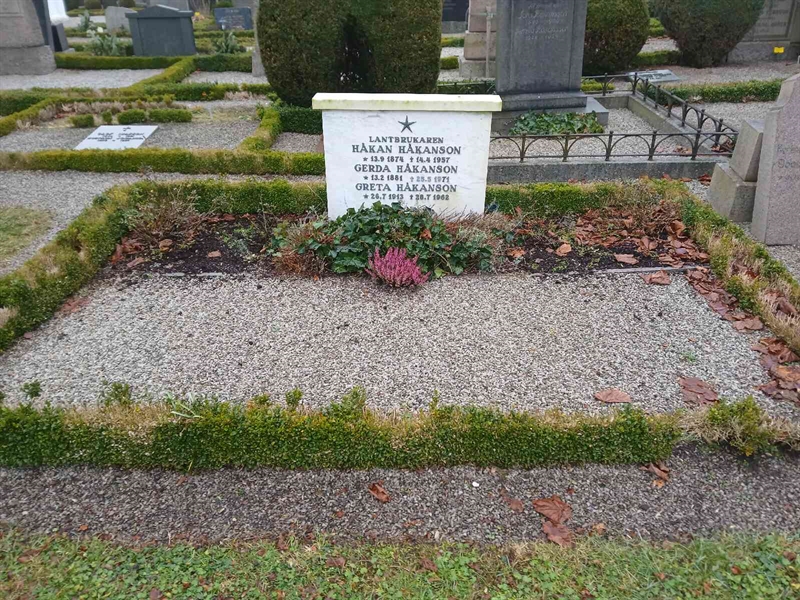 Grave number: FE A    27, 28, 29