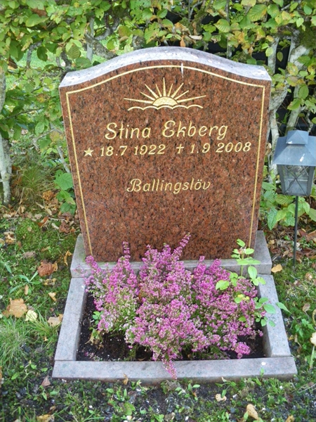Grave number: SB 33     4