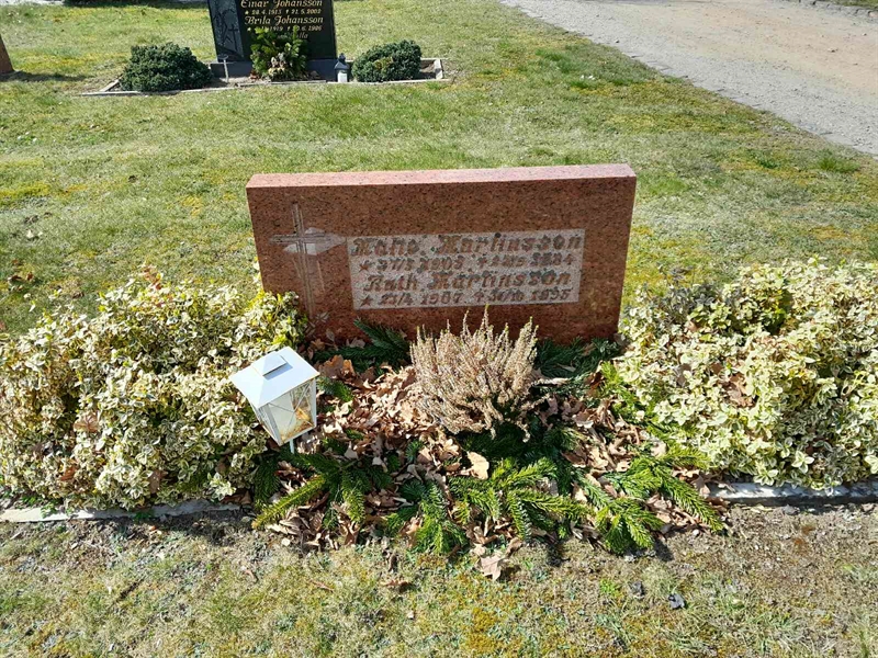 Grave number: 20 N 127-128