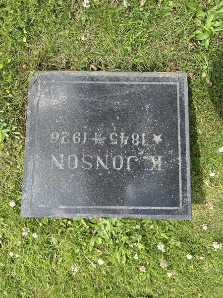 Grave number: 33 1   168