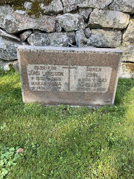 Grave number: 1 GaKy Kv09     2-4