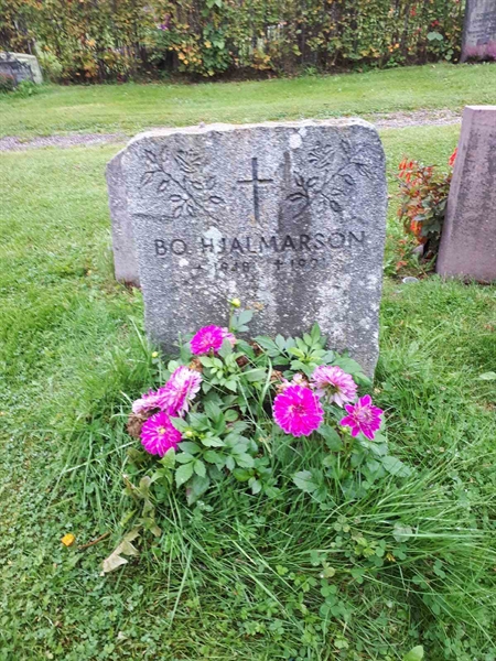 Gravnummer: NK F B  1037