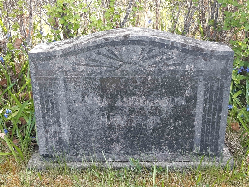 Grave number: NO 24   724