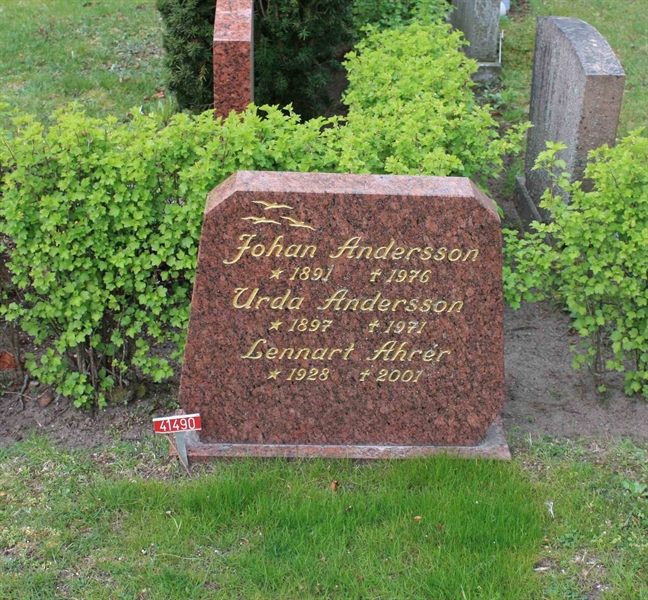 Grave number: Ö U06     8