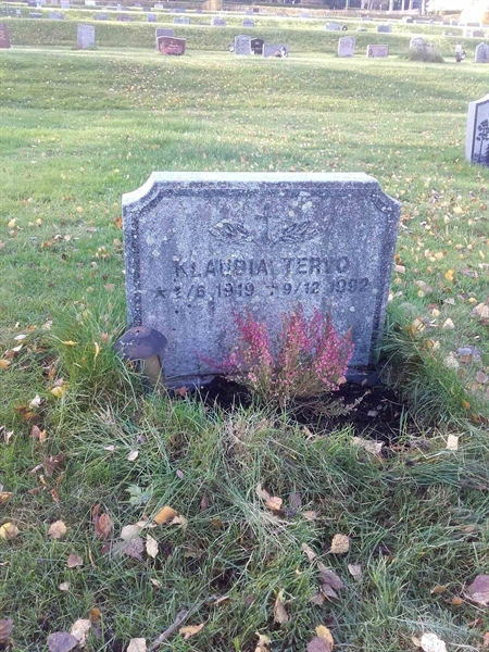 Grave number: KA 12    74