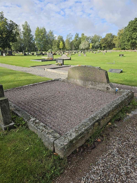 Grave number: Fr 5   568-570