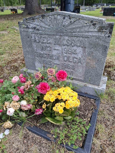 Grave number: 001 2   540