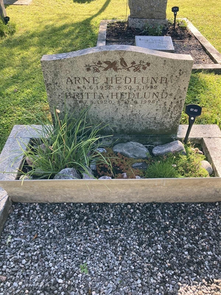 Grave number: 1 07    63