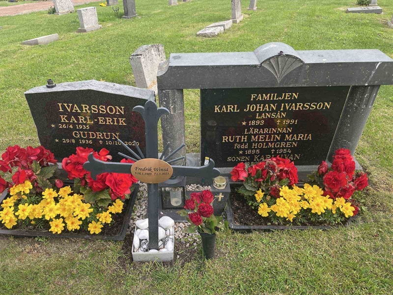Grave number: 001 1   273