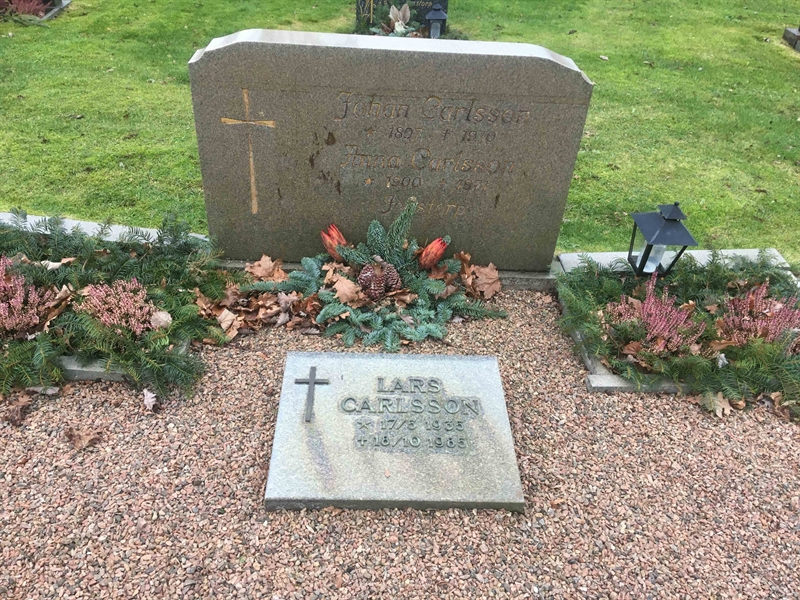 Grave number: TÖ 1    13