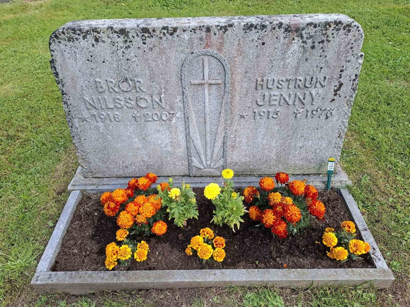Grave number: 001 2   755