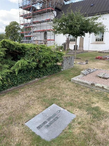 Grave number: SÖ C    35, 36, 37