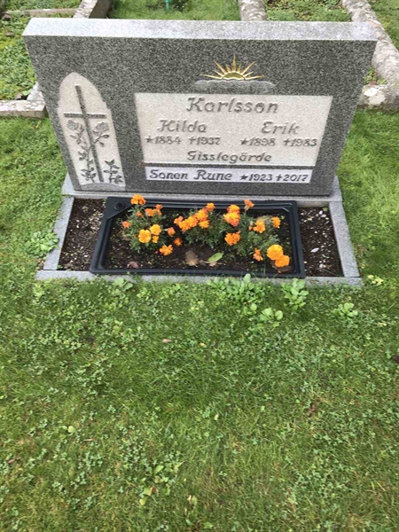 Grave number: B 01   217, 218