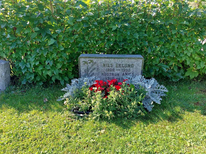 Grave number: K J   191, 192