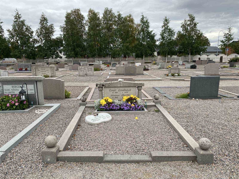 Grave number: 2 07   177