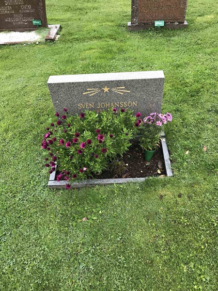 Grave number: B 01    73