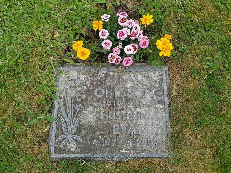 Grave number: 4 UL   165