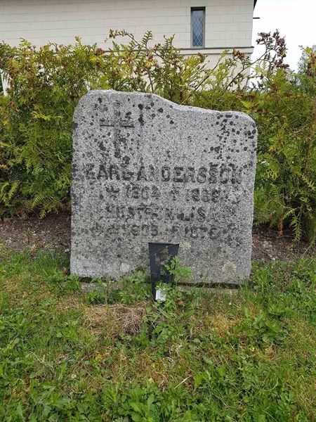 Grave number: 4 UL    47