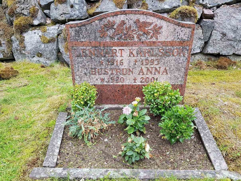 Grave number: 4 UL   158