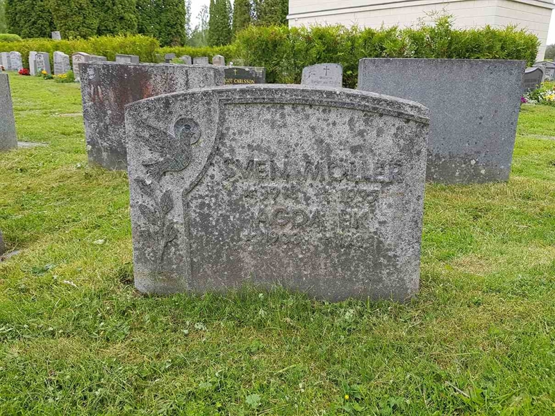 Grave number: 4 UL   119