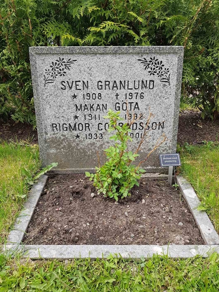 Grave number: 4 UL    37