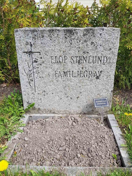 Grave number: 4 UL    52