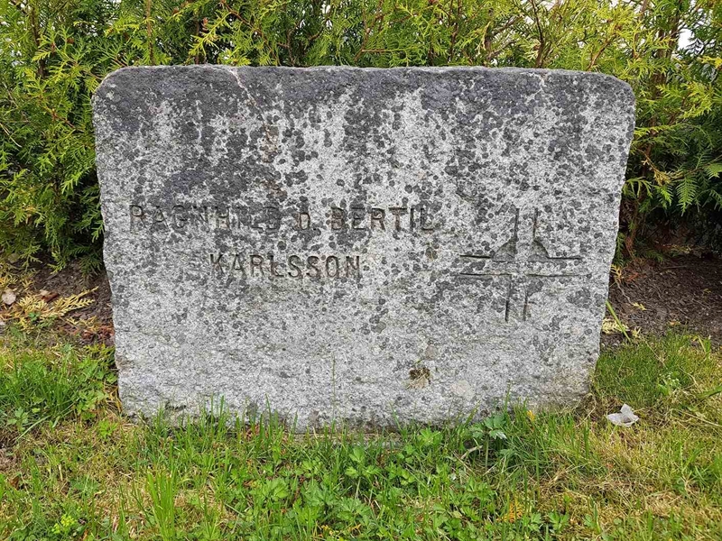 Grave number: 4 UL     6
