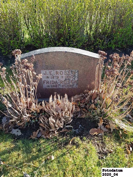 Grave number: 3 C 12    47