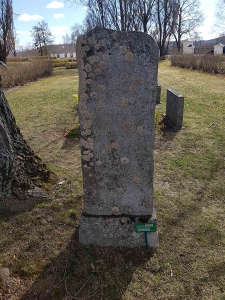 Grave number: 3 B 09    55