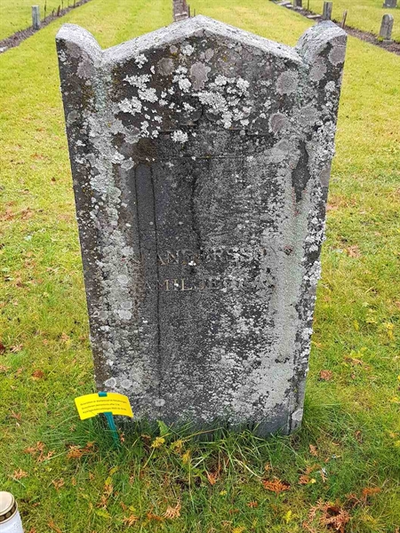 Grave number: 4 B    34