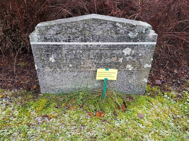 Grave number: 4 F    98