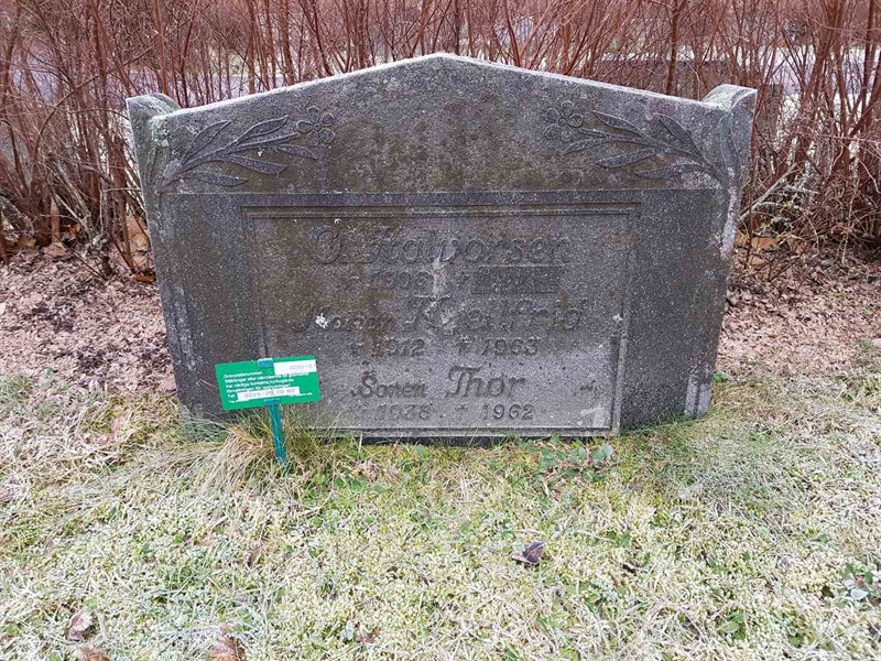 Grave number: 4 D    50-51
