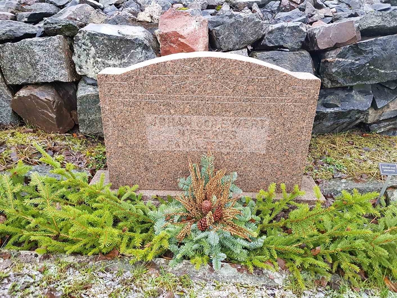 Grave number: 4 F    10