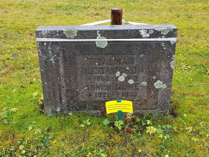 Grave number: 4 B    44