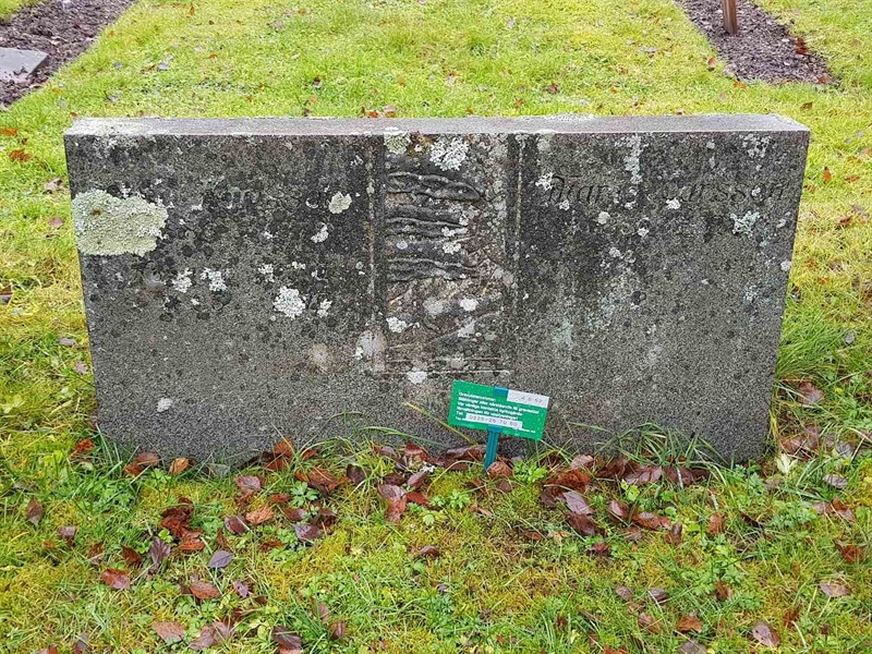Grave number: 4 B    52