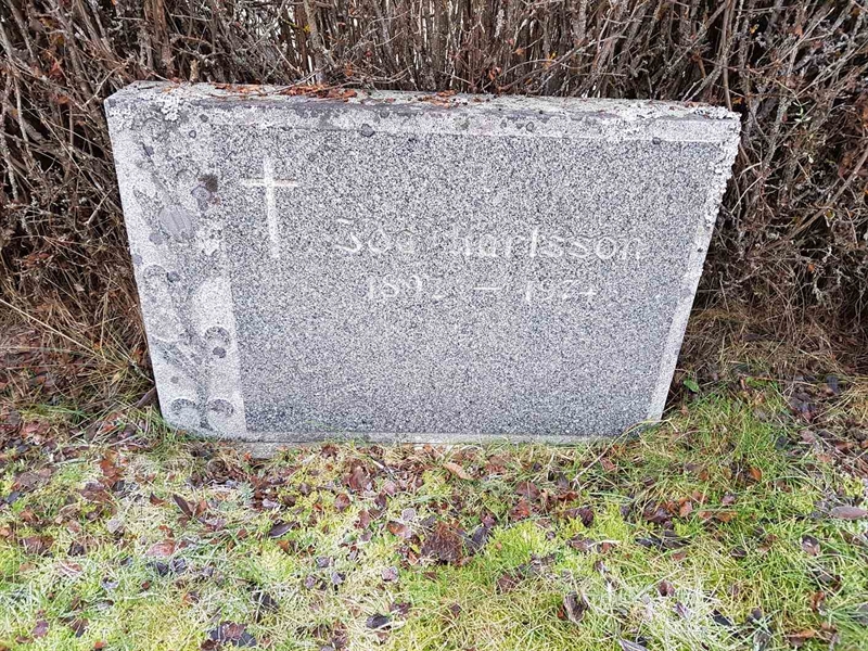 Grave number: 4 J    80