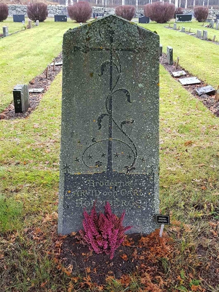 Grave number: 4 B    38
