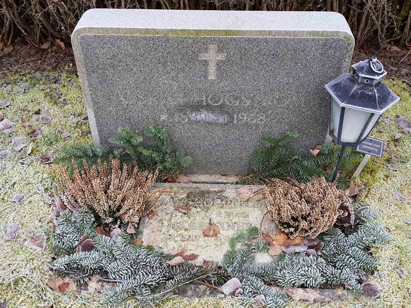 Grave number: 4 C    37