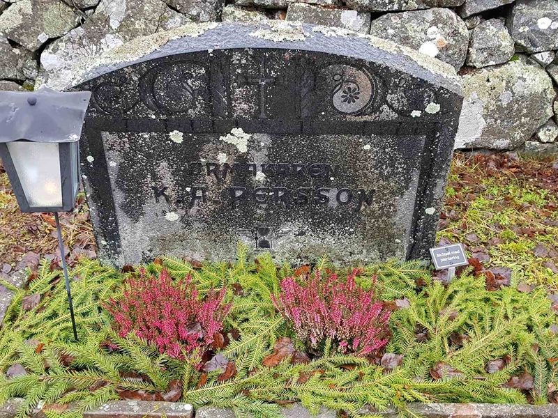 Grave number: 4 B    21