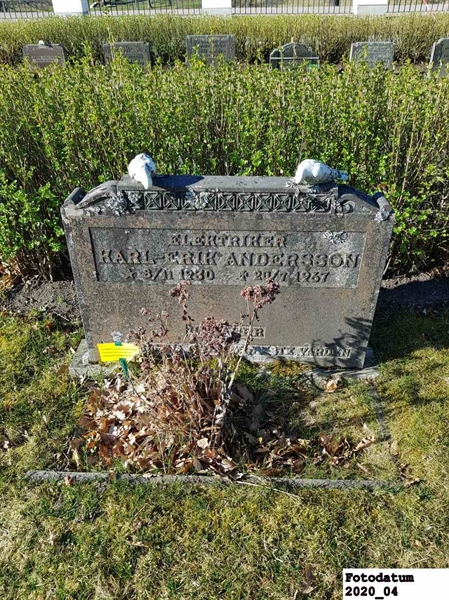 Grave number: 3 C 12   104