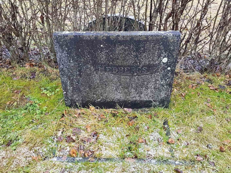 Grave number: 4 F    64