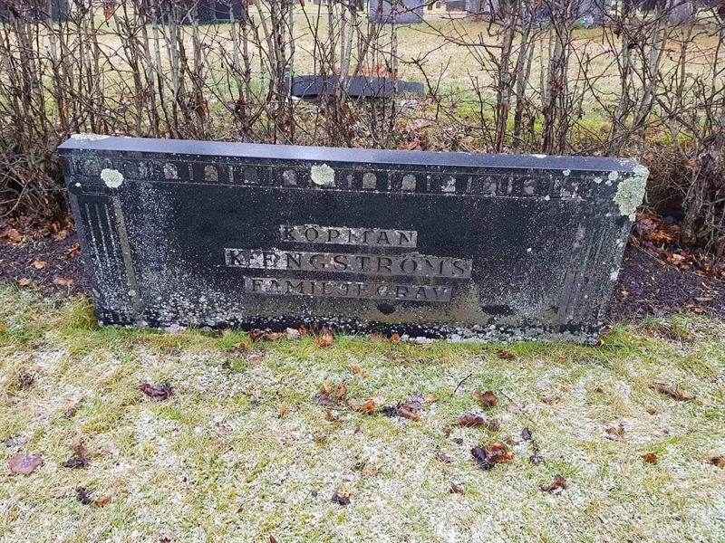 Grave number: 4 F    55