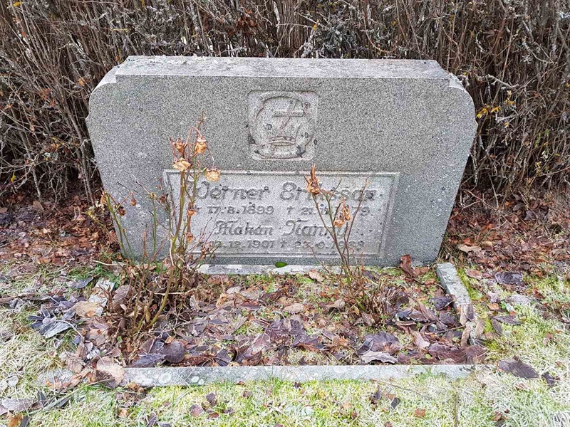 Grave number: 4 J    10