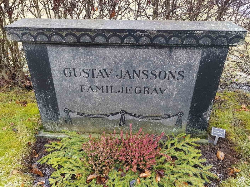 Grave number: 4 F    49