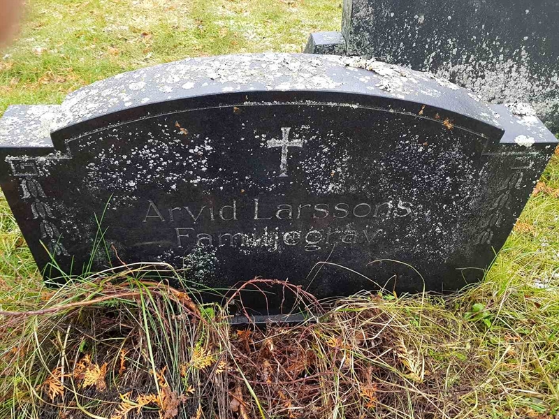 Grave number: 4 F    33